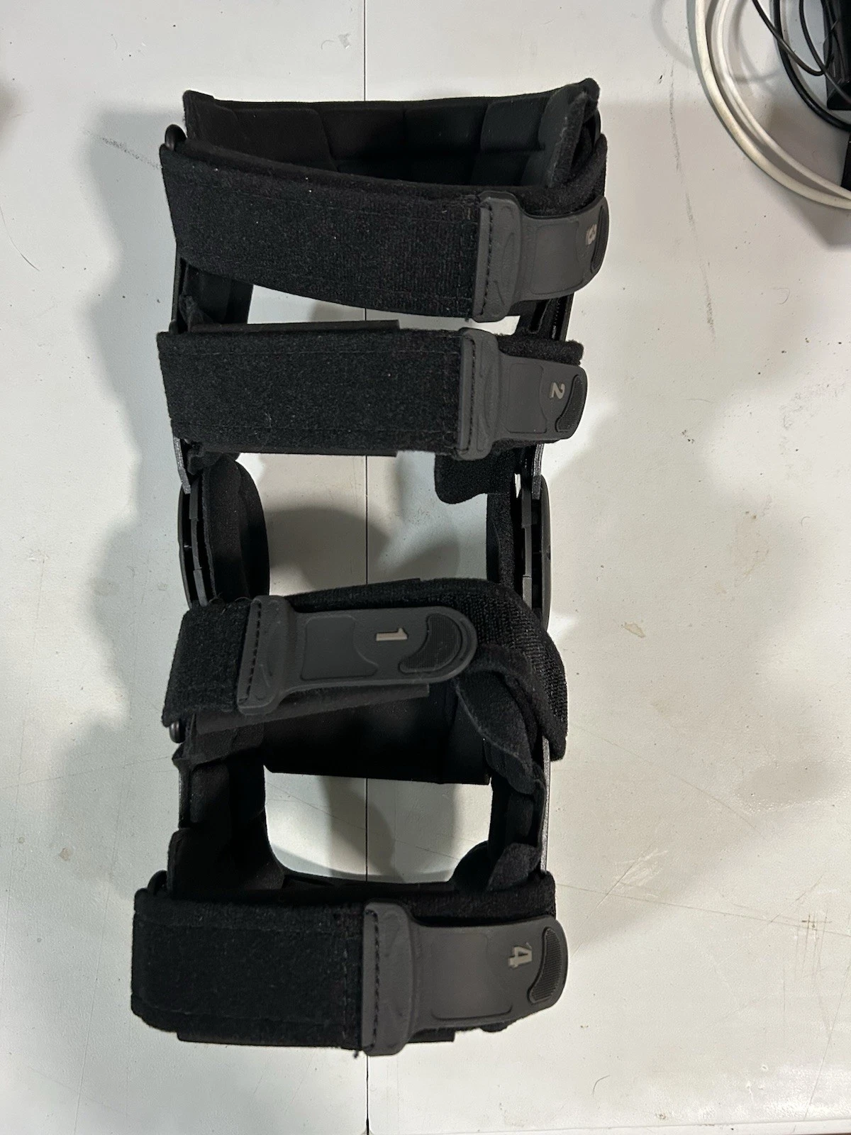 United Ortho 300542-05 Functional ACL Knee Support Brace, Left Leg, Medium