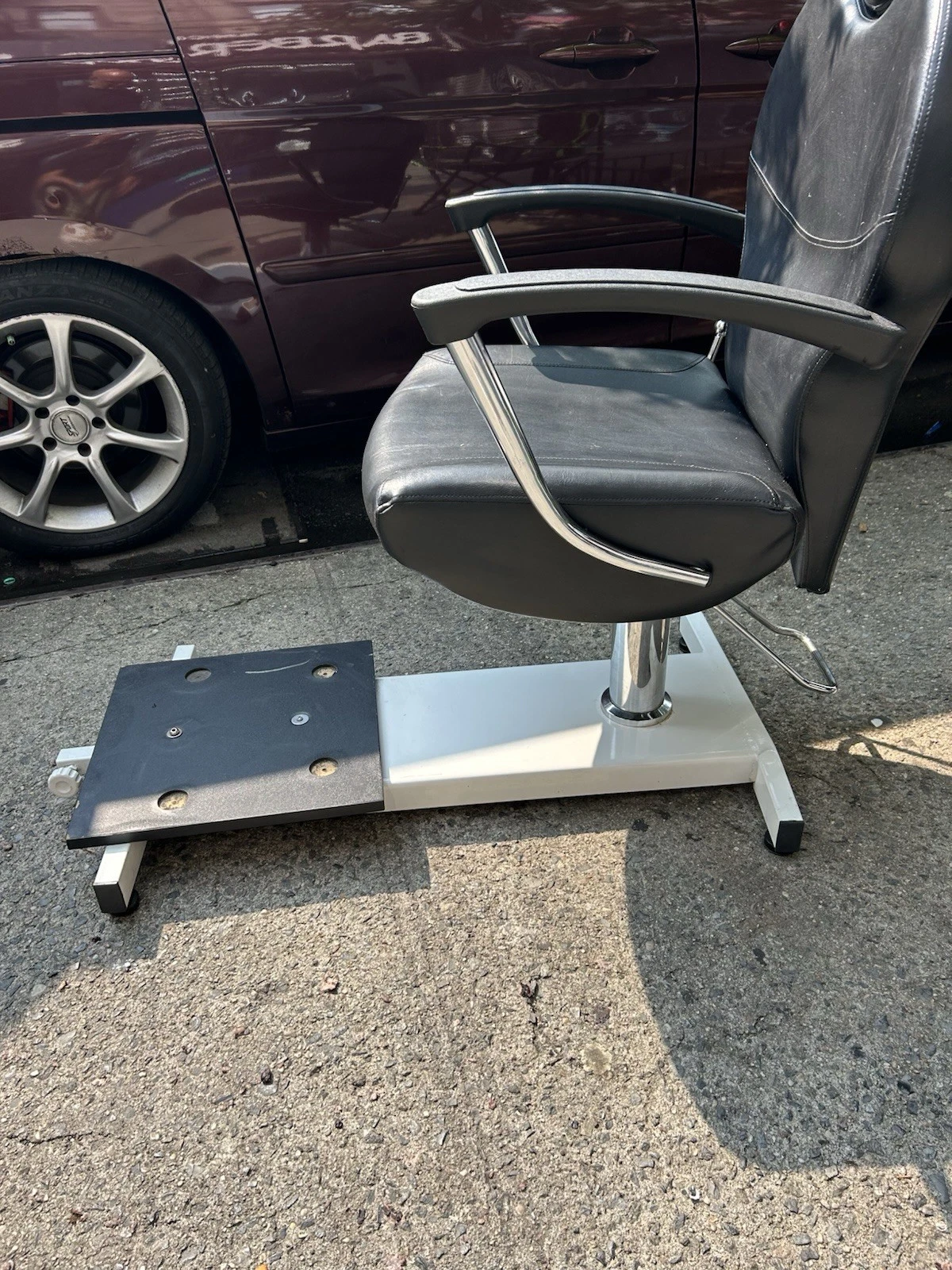 salon chair used - Image 8