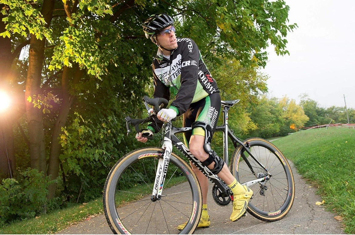 United Ortho 300542-05 Functional ACL Knee Support Brace, Left Leg, Medium - Image 3