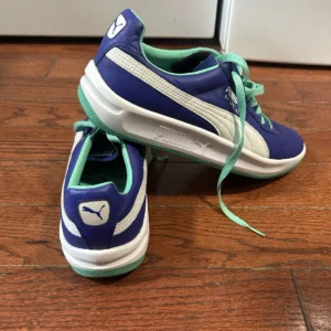 Size 10- PUMA GV Special Blue/White (Use Excellent Condition)