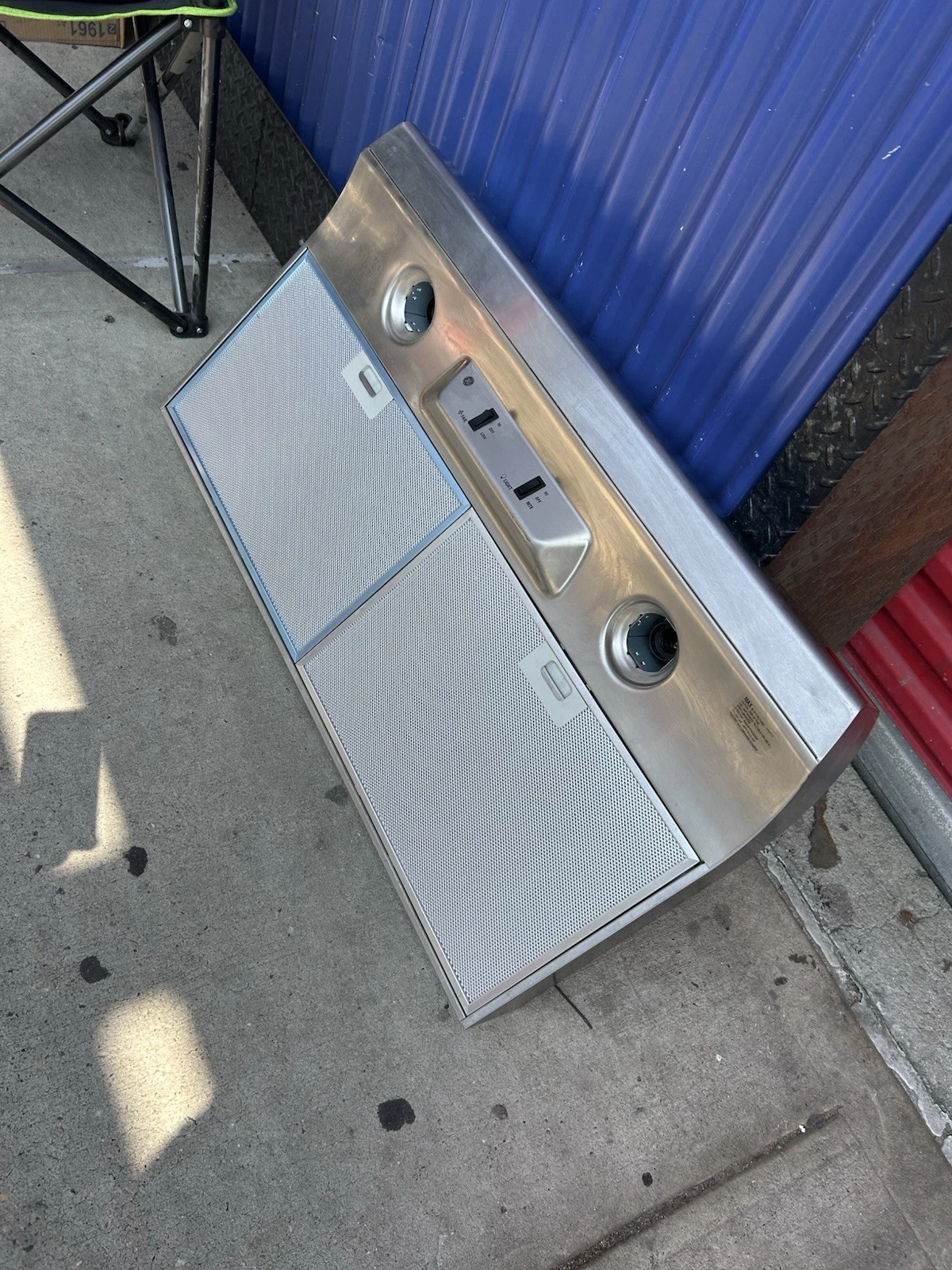 Valore Cascade 35” Contemporary Under Cabinet Range Hood.