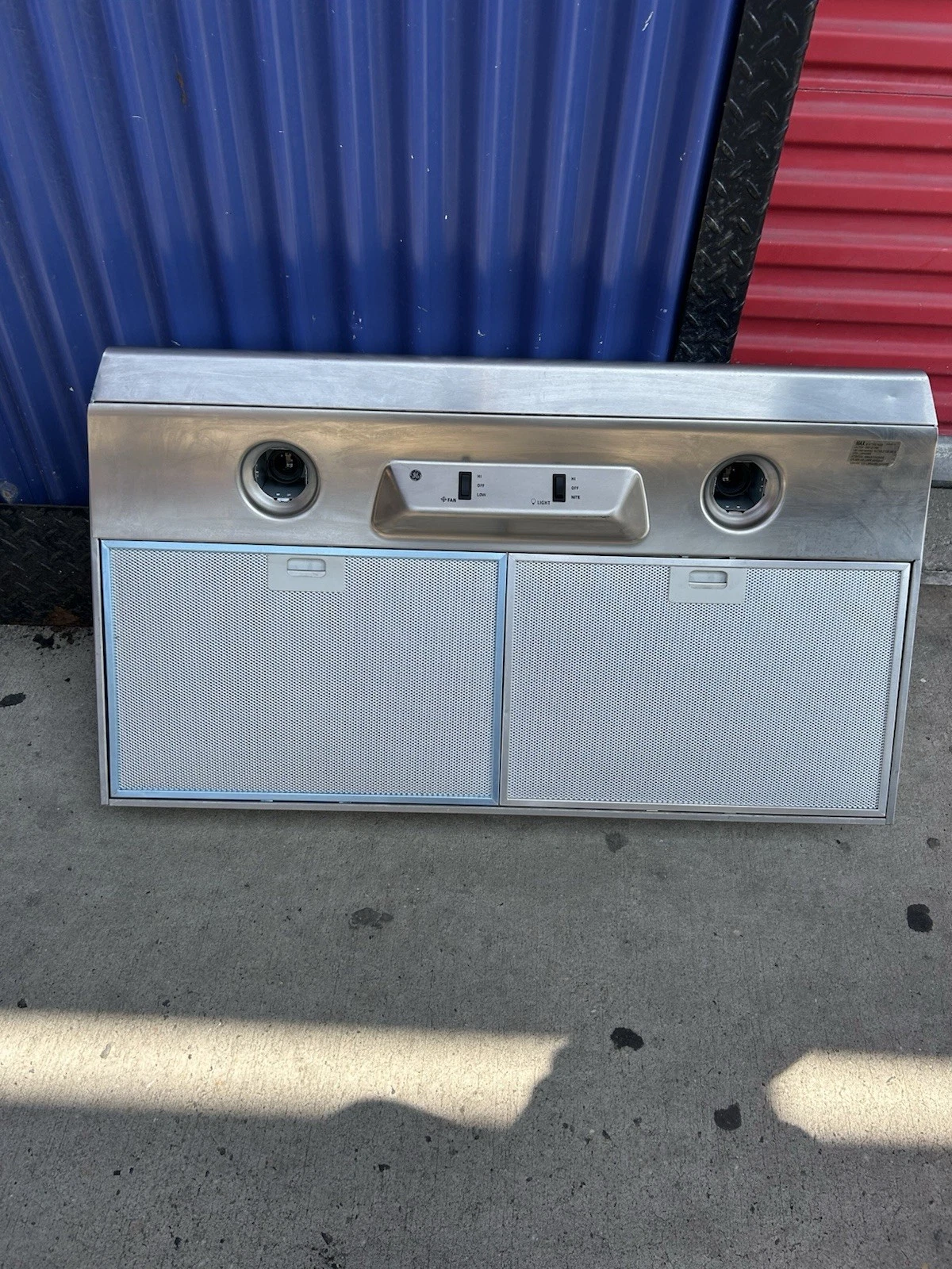 Valore Cascade 35” Contemporary Under Cabinet Range Hood. - Image 7