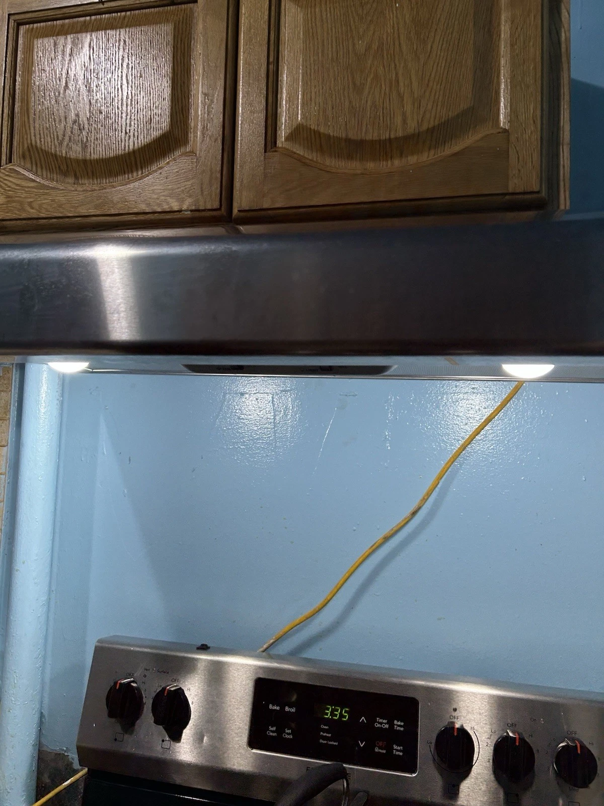 Valore Cascade 35” Contemporary Under Cabinet Range Hood. - Image 6